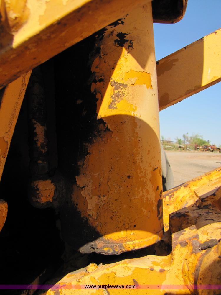 image for item A4669 John Deere 670 motor grader