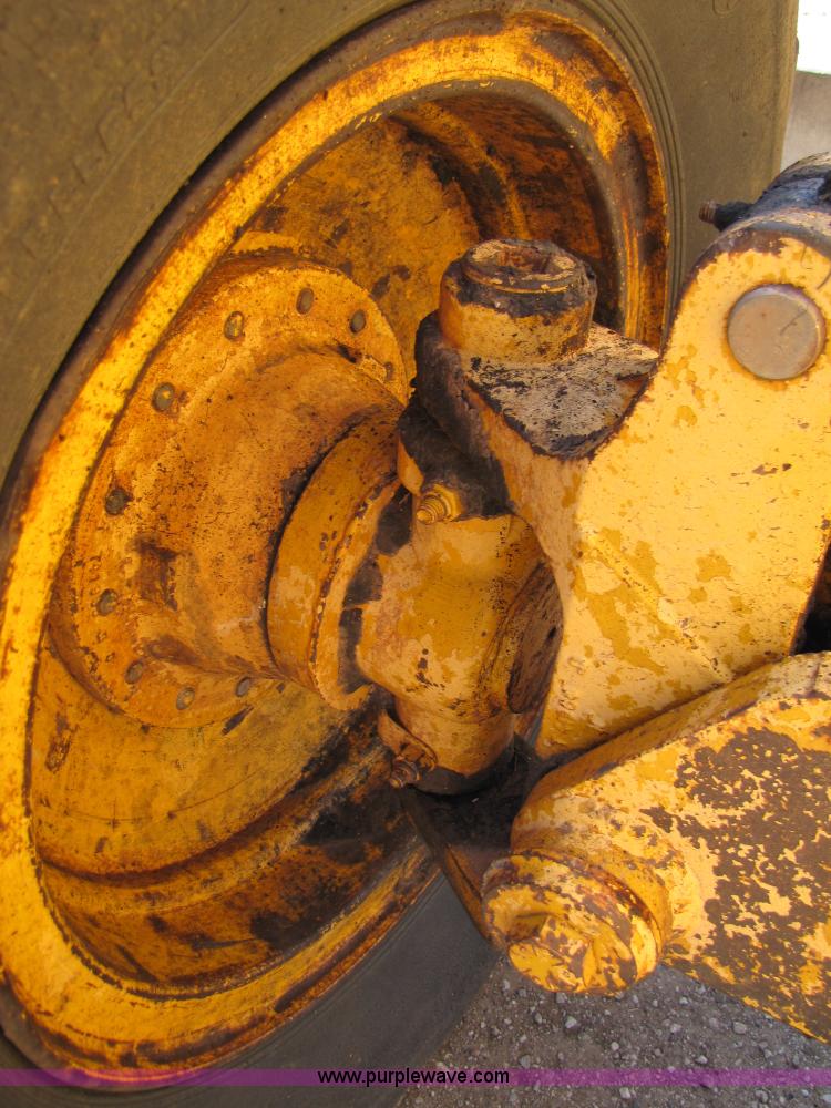 image for item A4669 John Deere 670 motor grader