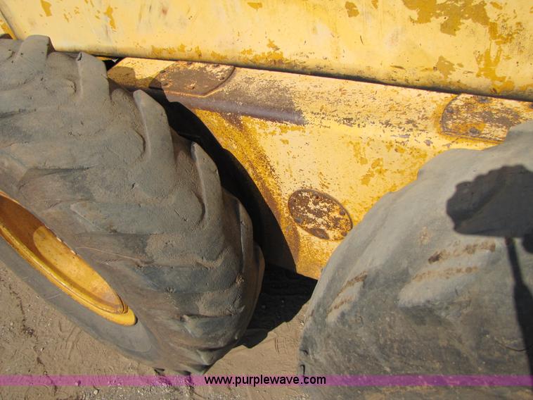 image for item A4669 John Deere 670 motor grader