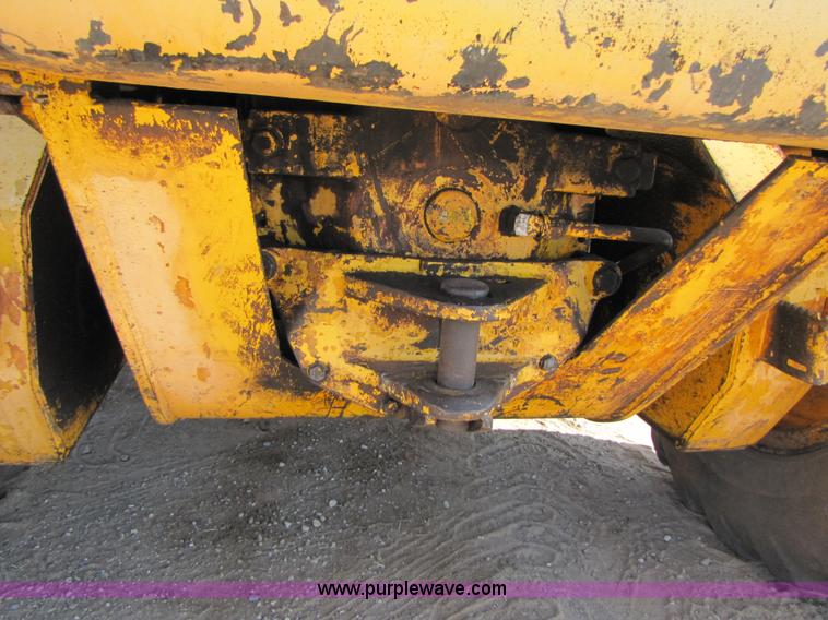 image for item A4669 John Deere 670 motor grader