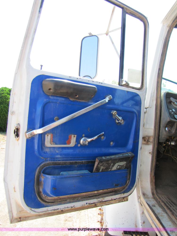 image for item A4672 1984 Ford 8000 winch truck