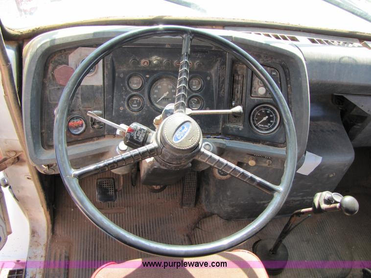 image for item A4672 1984 Ford 8000 winch truck