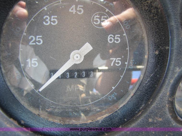 image for item A4672 1984 Ford 8000 winch truck