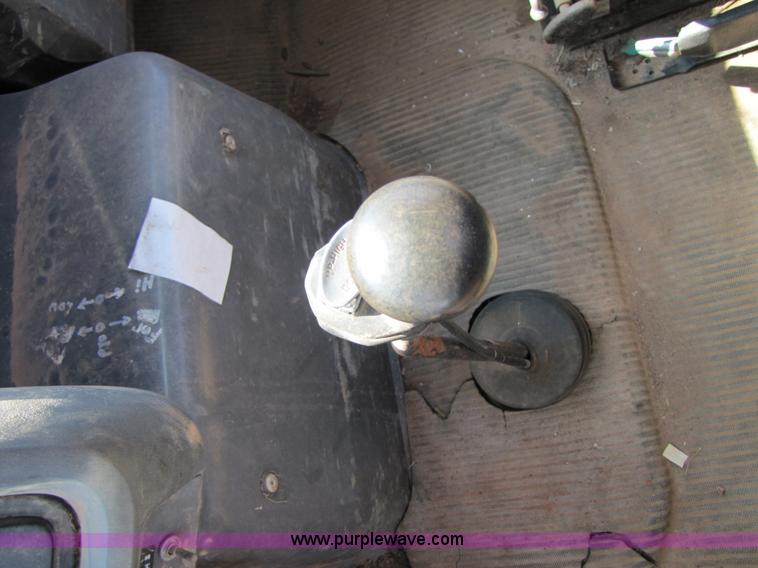 image for item A4672 1984 Ford 8000 winch truck