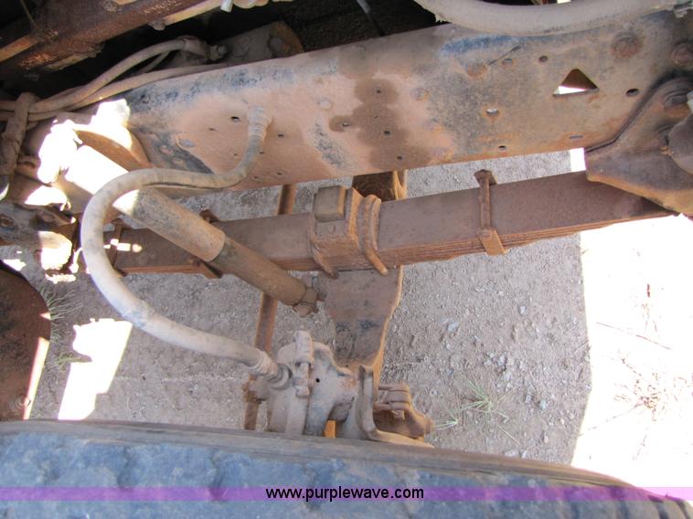 image for item A4672 1984 Ford 8000 winch truck