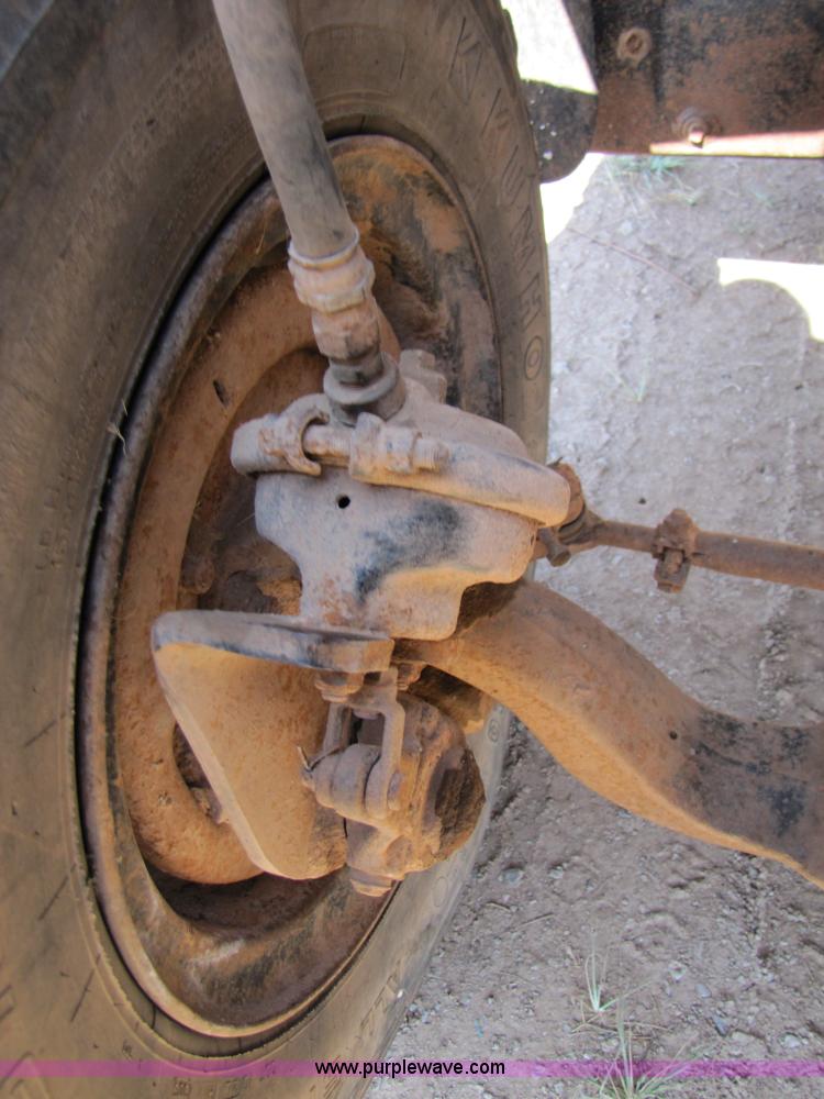 image for item A4672 1984 Ford 8000 winch truck