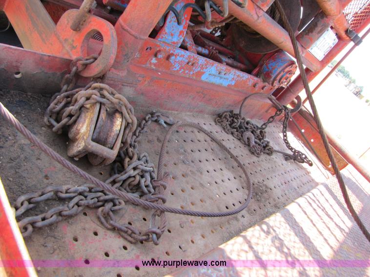 image for item A4672 1984 Ford 8000 winch truck