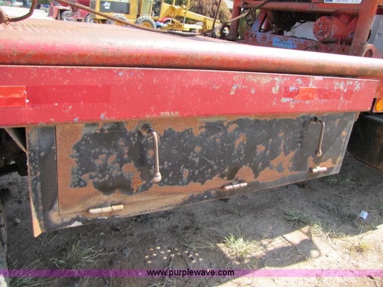 image for item A4672 1984 Ford 8000 winch truck