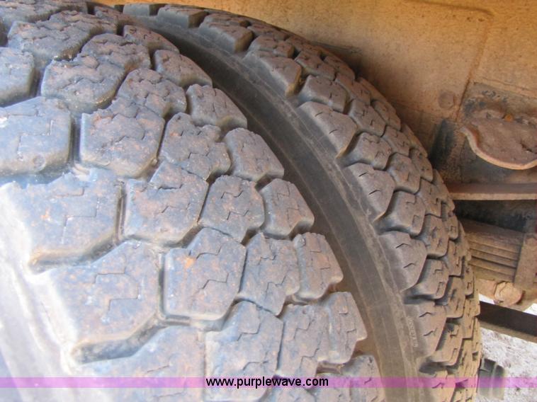 image for item A4672 1984 Ford 8000 winch truck