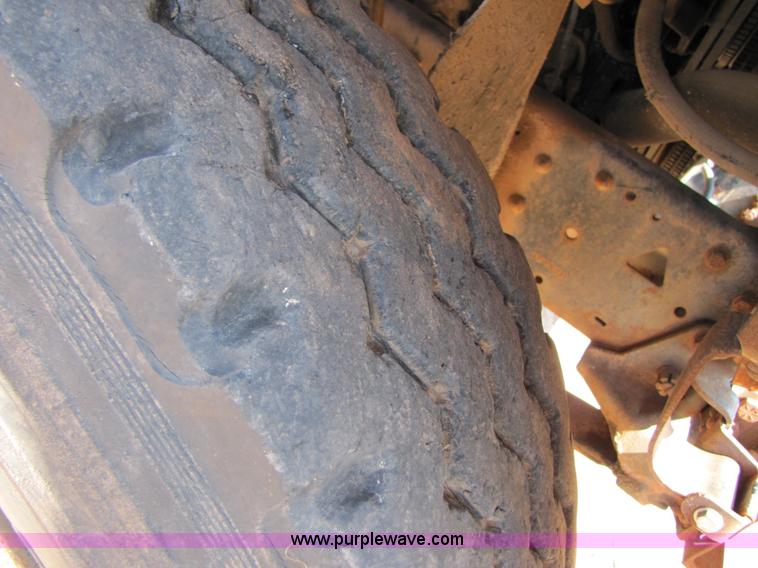 image for item A4672 1984 Ford 8000 winch truck