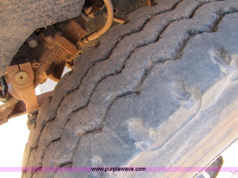 image for item A4672 1984 Ford 8000 winch truck