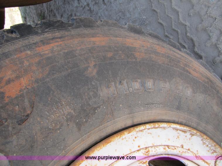 image for item A4672 1984 Ford 8000 winch truck