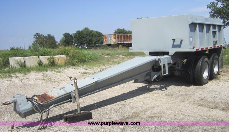 image for item A4714 1988 31' pup trailer