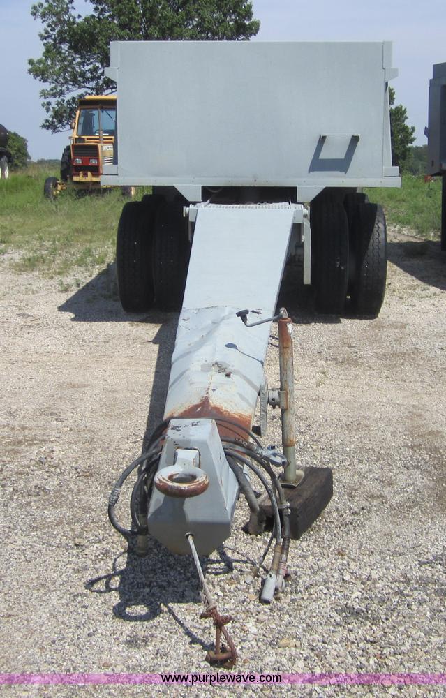 image for item A4714 1988 31' pup trailer