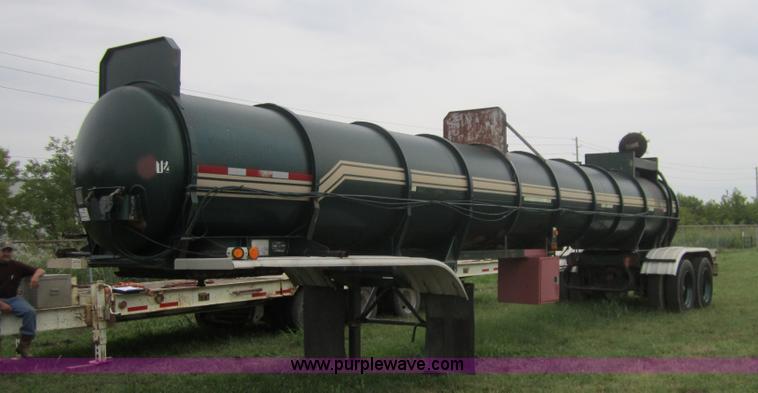 image for item A4716 1986 Fruehauf 40' vac trailer