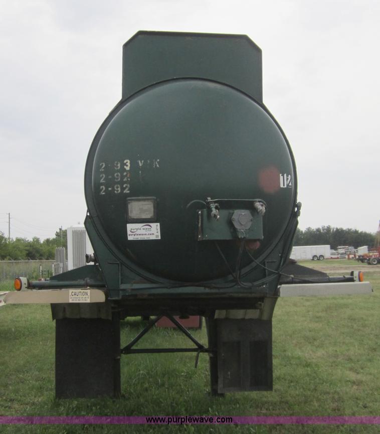 image for item A4716 1986 Fruehauf 40' vac trailer