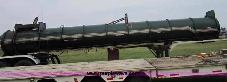 image for item A4716 1986 Fruehauf 40' vac trailer