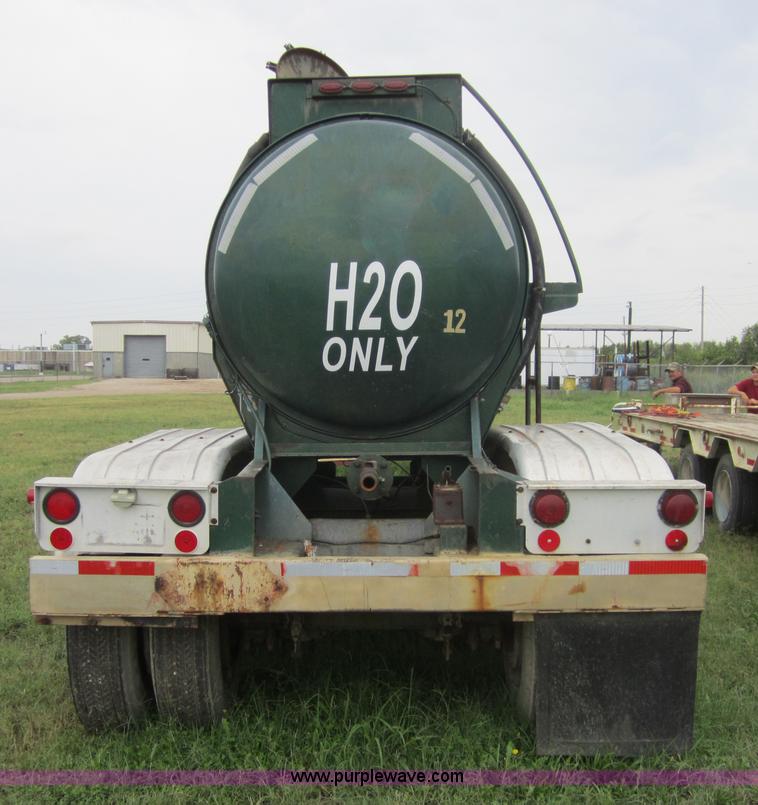 image for item A4716 1986 Fruehauf 40' vac trailer