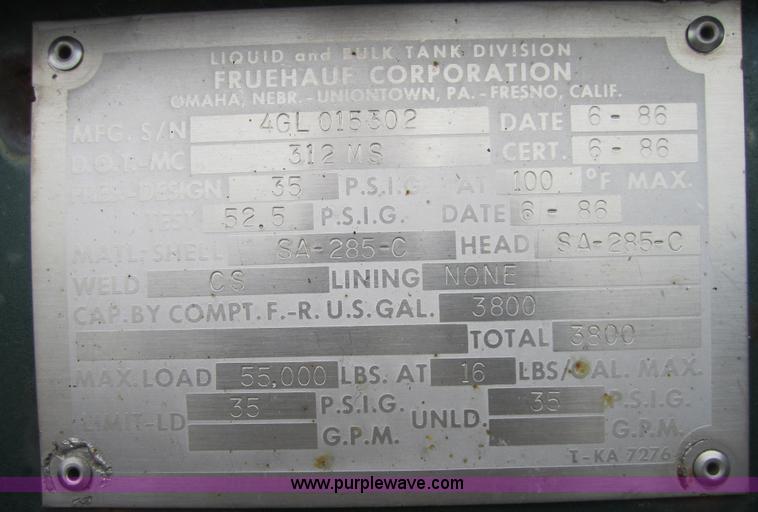 image for item A4716 1986 Fruehauf 40' vac trailer