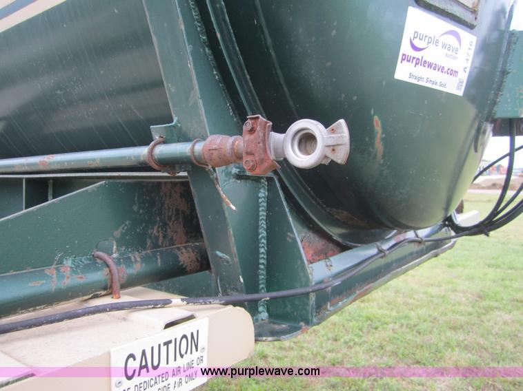 image for item A4716 1986 Fruehauf 40' vac trailer