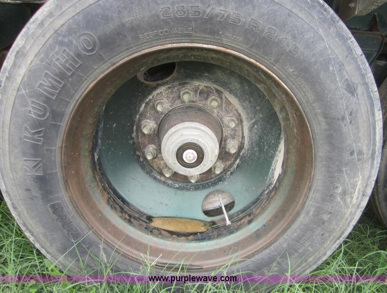 image for item A4716 1986 Fruehauf 40' vac trailer