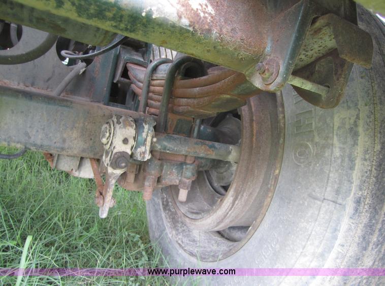 image for item A4716 1986 Fruehauf 40' vac trailer