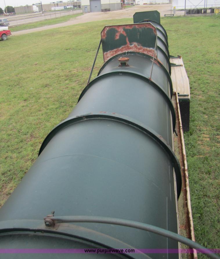 image for item A4716 1986 Fruehauf 40' vac trailer