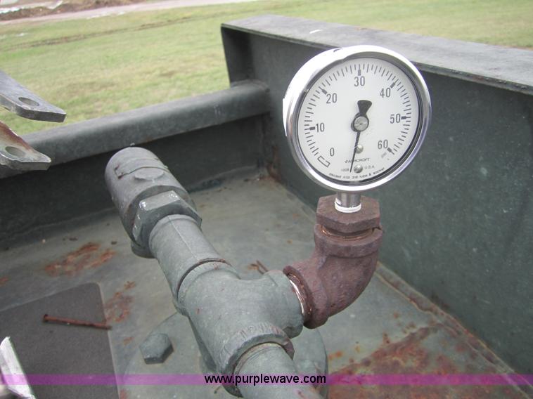 image for item A4716 1986 Fruehauf 40' vac trailer