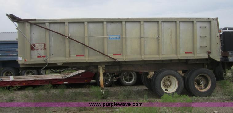 image for item A4720 1978 Mate 24' dump trailer