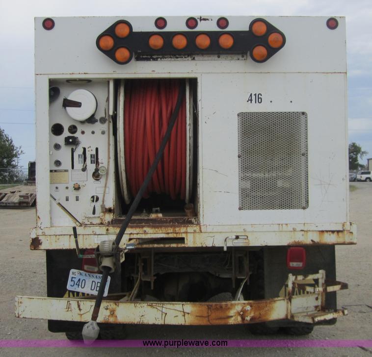 image for item A4726 1981 GMC 7000 truck