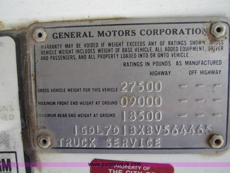 image for item A4726 1981 GMC 7000 truck