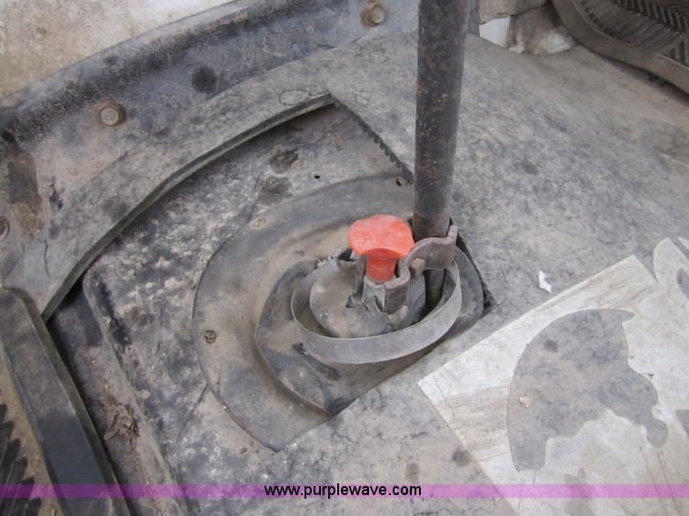 image for item A4726 1981 GMC 7000 truck