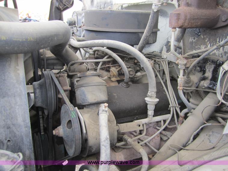 image for item A4726 1981 GMC 7000 truck