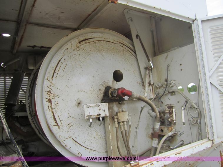 image for item A4726 1981 GMC 7000 truck