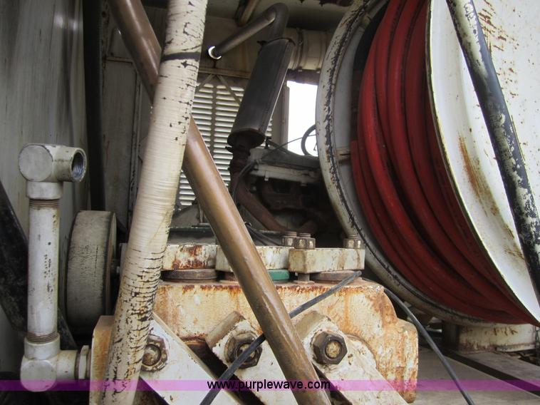 image for item A4726 1981 GMC 7000 truck