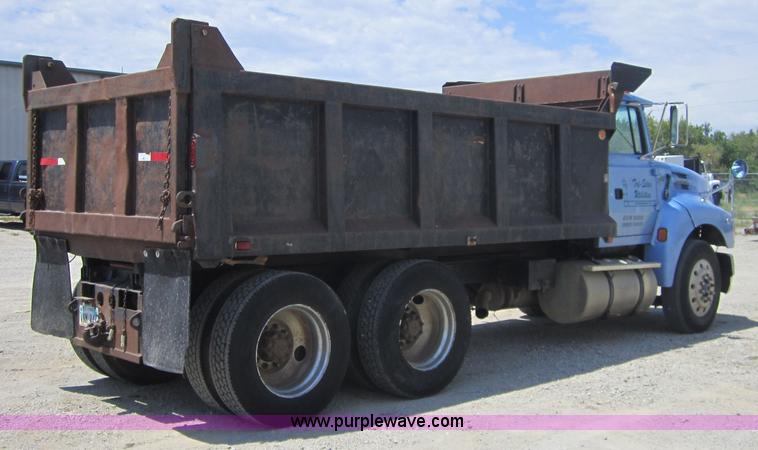 image for item A4727 1993 Ford LTL9000 dump truck
