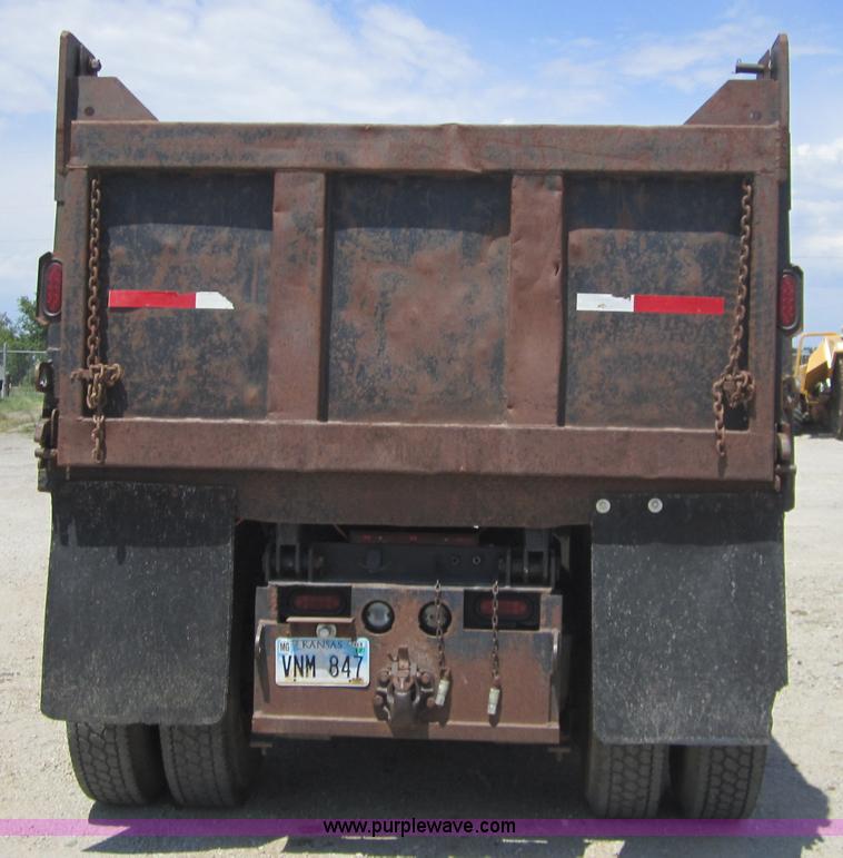 image for item A4727 1993 Ford LTL9000 dump truck