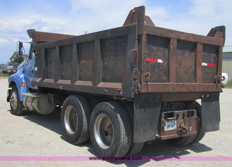 image for item A4727 1993 Ford LTL9000 dump truck