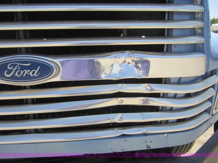 image for item A4727 1993 Ford LTL9000 dump truck