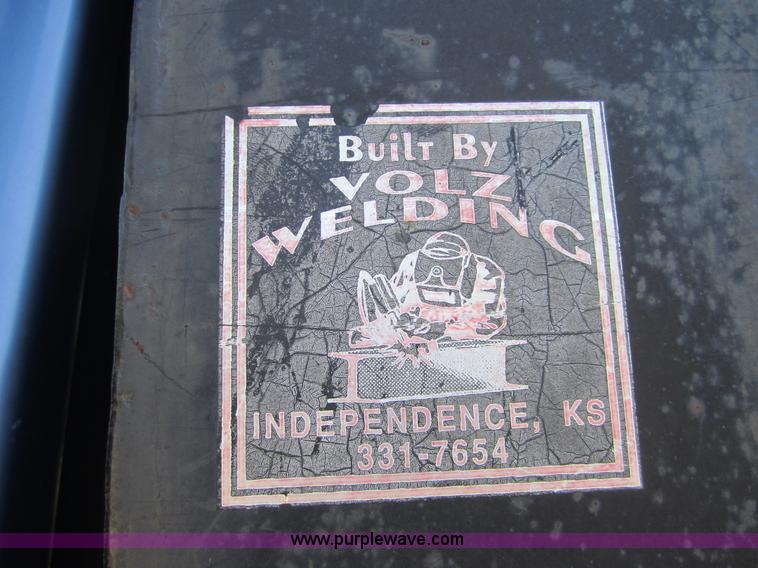 image for item A4727 1993 Ford LTL9000 dump truck