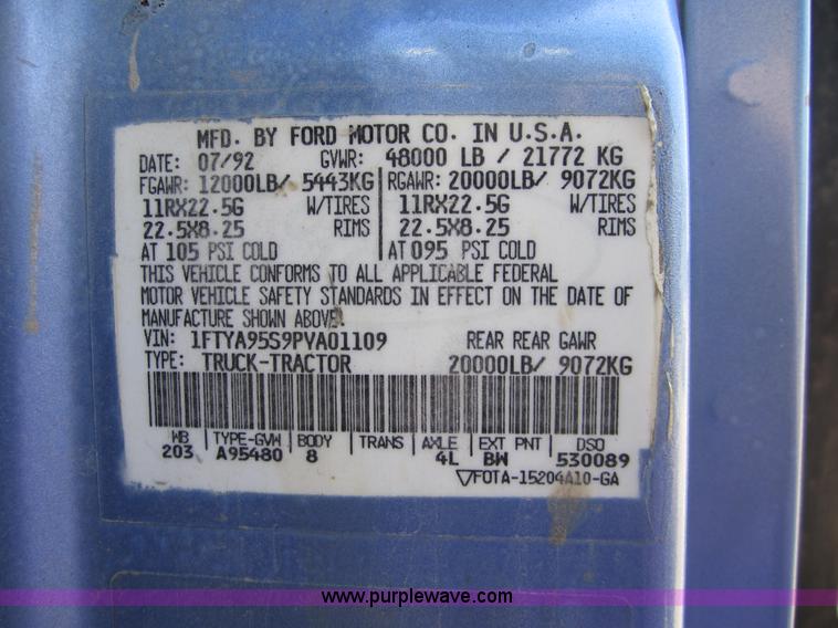 image for item A4727 1993 Ford LTL9000 dump truck