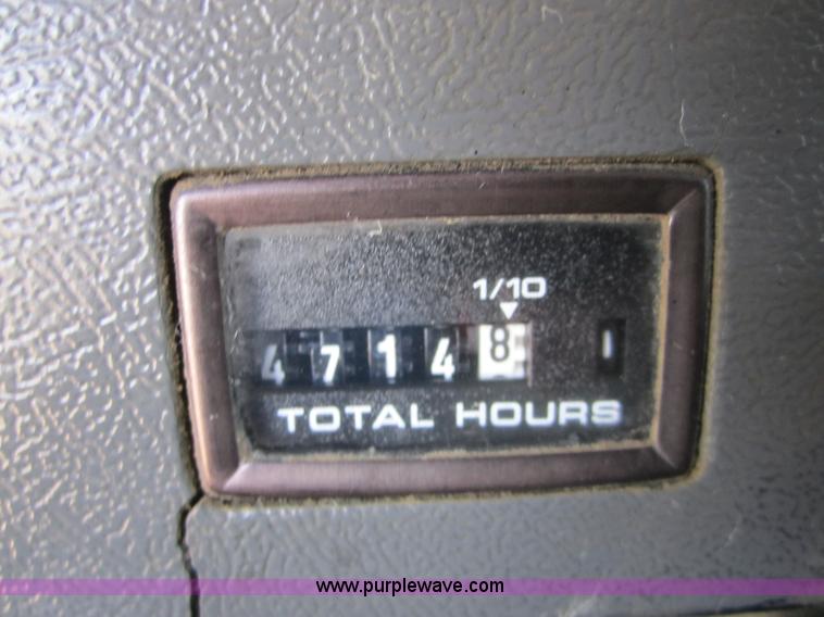 image for item A4727 1993 Ford LTL9000 dump truck