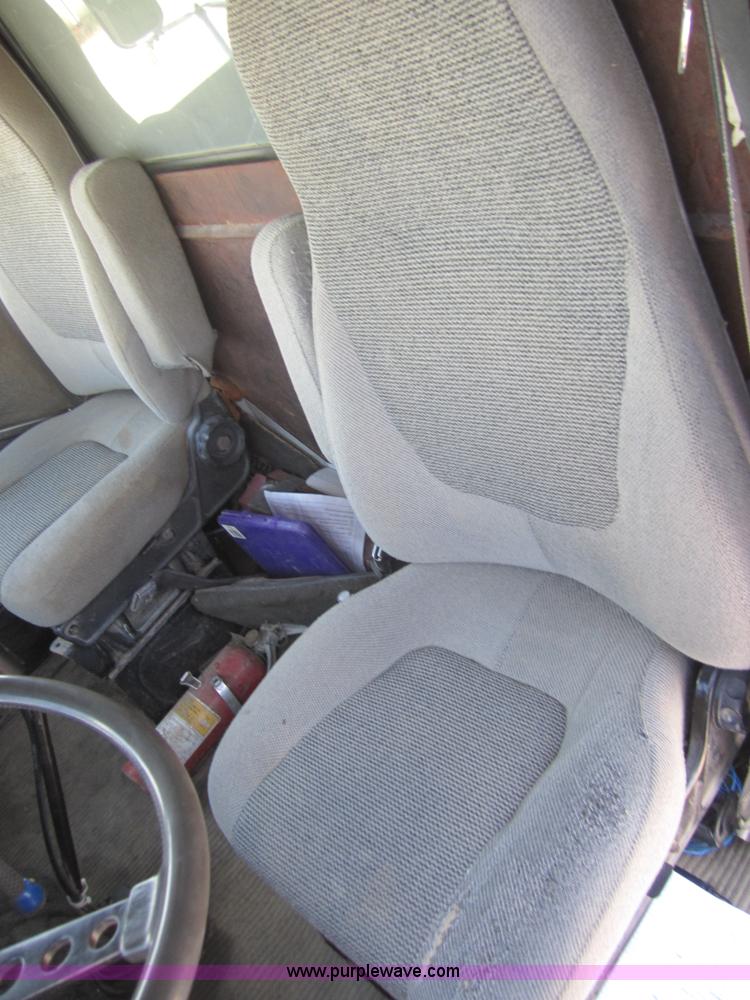 image for item A4727 1993 Ford LTL9000 dump truck