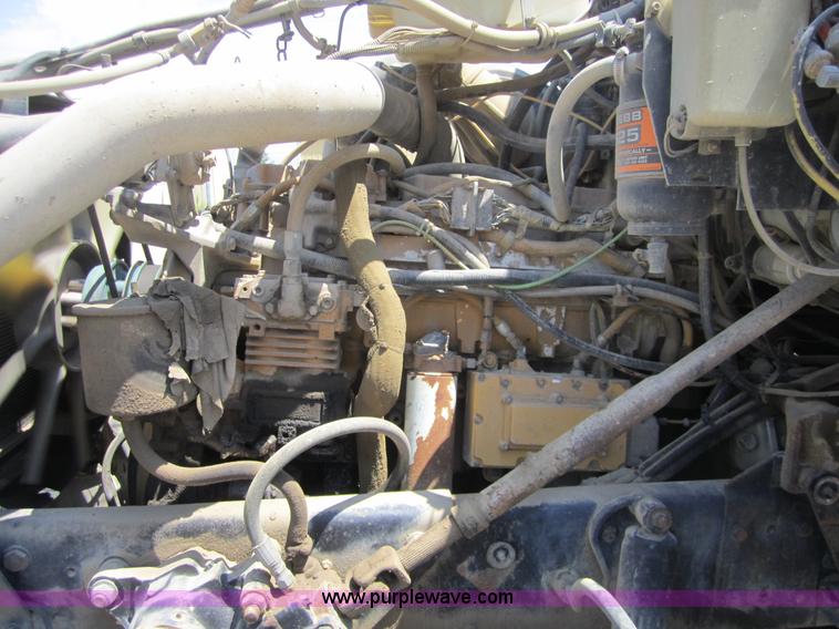 image for item A4727 1993 Ford LTL9000 dump truck