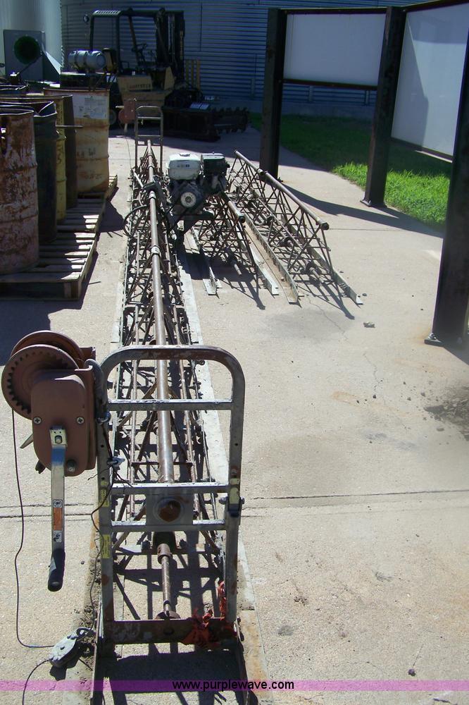 image for item A9506 Three-section power screed