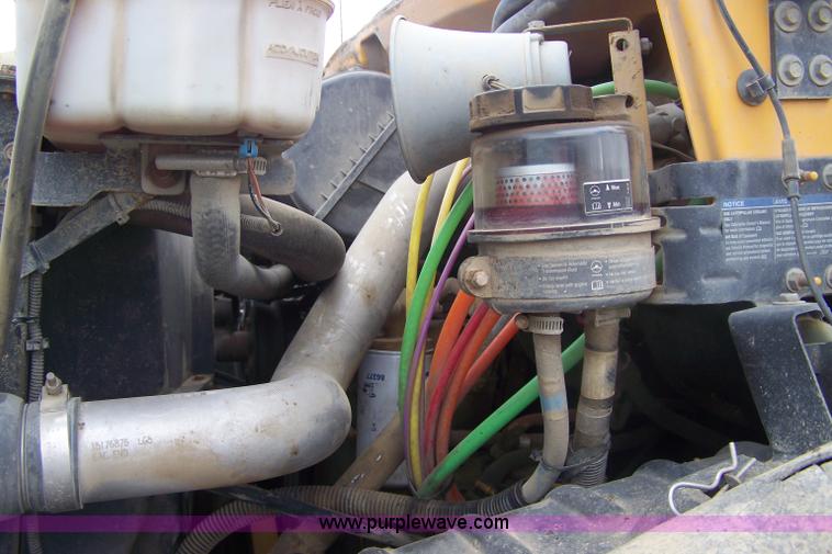 image for item B3532 2003 GMC C8500 dump truck