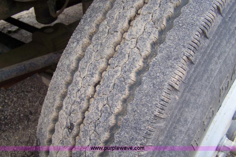 image for item B3532 2003 GMC C8500 dump truck