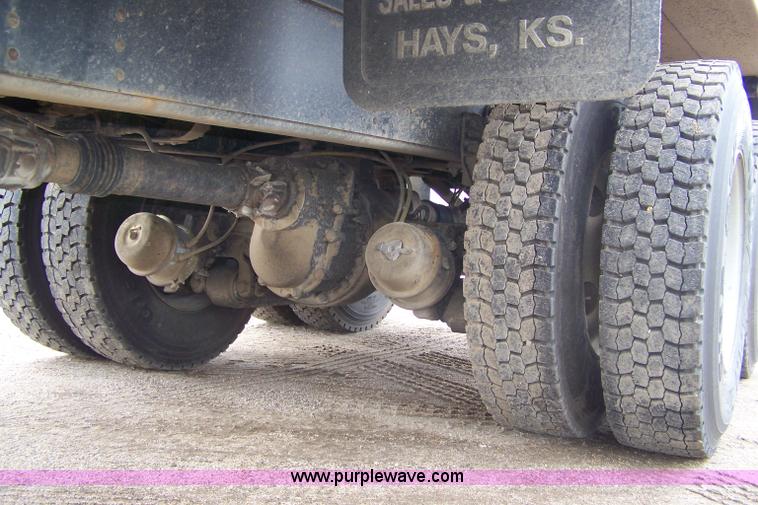 image for item B3532 2003 GMC C8500 dump truck