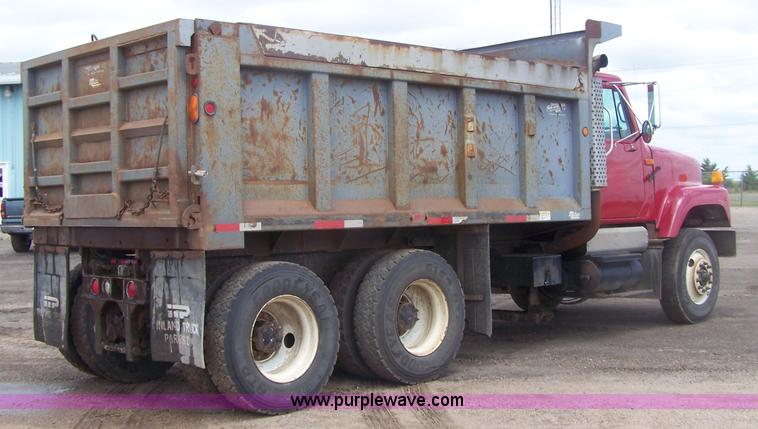 image for item B3533 2000 International F2554 dump truck