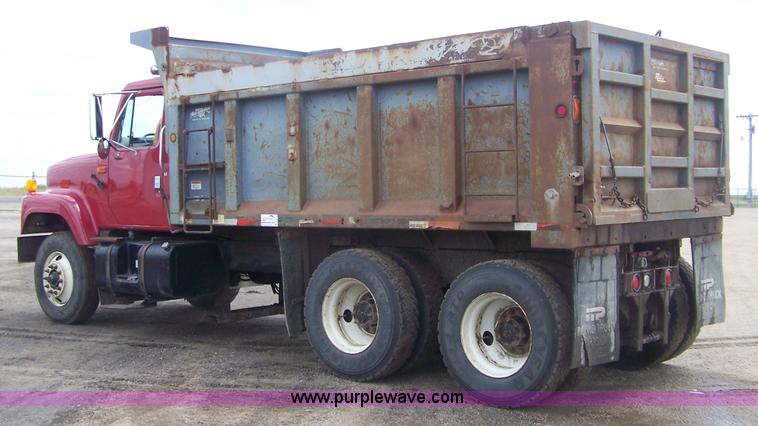 image for item B3533 2000 International F2554 dump truck